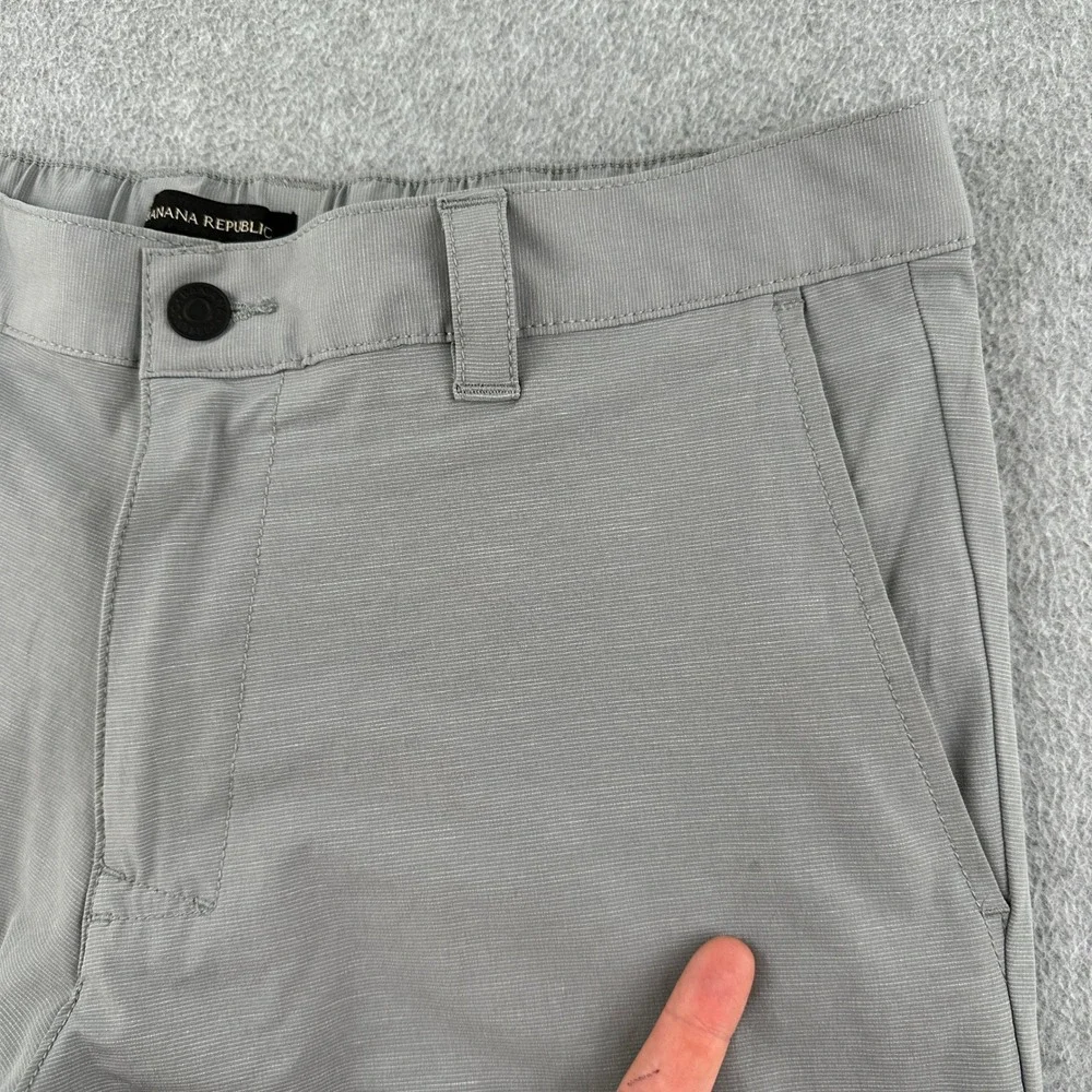 Banana Republic Shorts Mens 34 Gray Core Temp Performance Chino